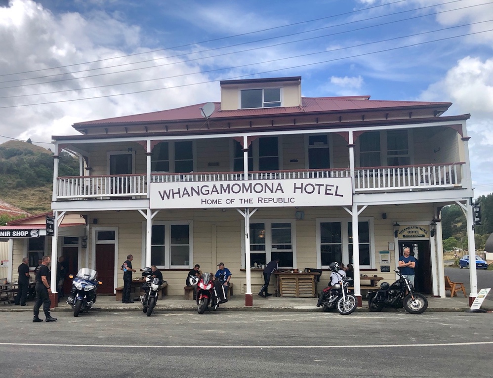 Whangamomona Kult-Hotel und Motorradtreff