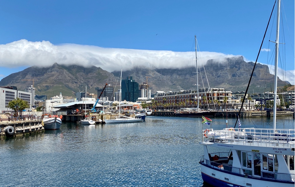 Kapstadt - Sicht auf den Tafelberg mit Tischdecke
