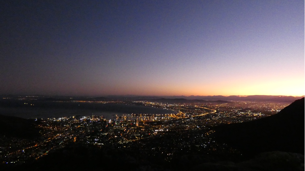 Kapstadt - Sicht vom Tafelberg im Morgengrauen