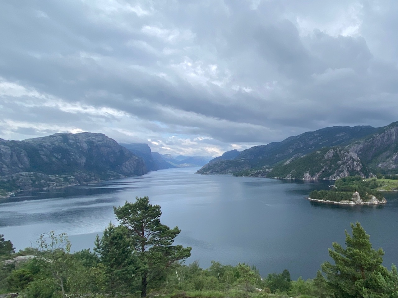 Mehr über den Artikel erfahren Vom Lysefjord und Preikestolen ins Vestland